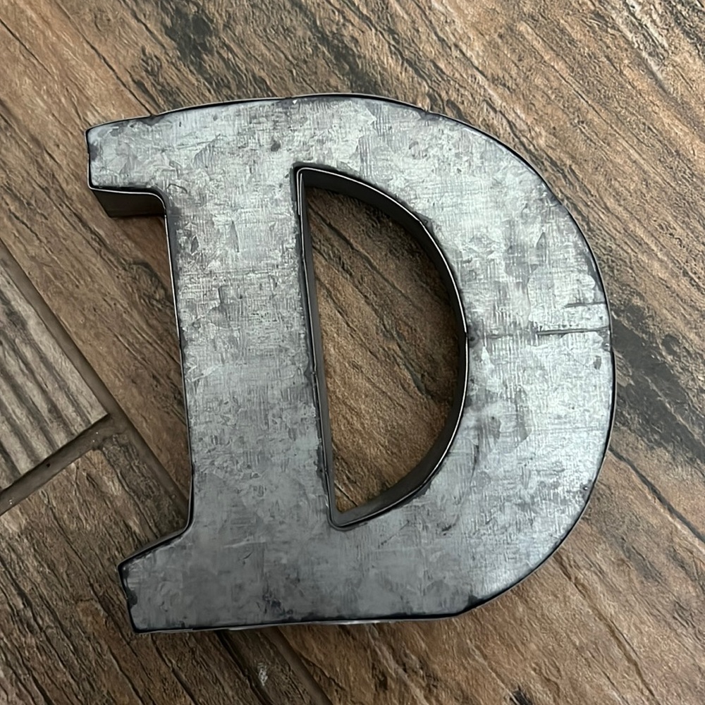 Silver metal D